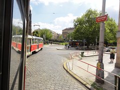Prag: Bei den alten Straßenbahnen kann man die Fenster öffnen